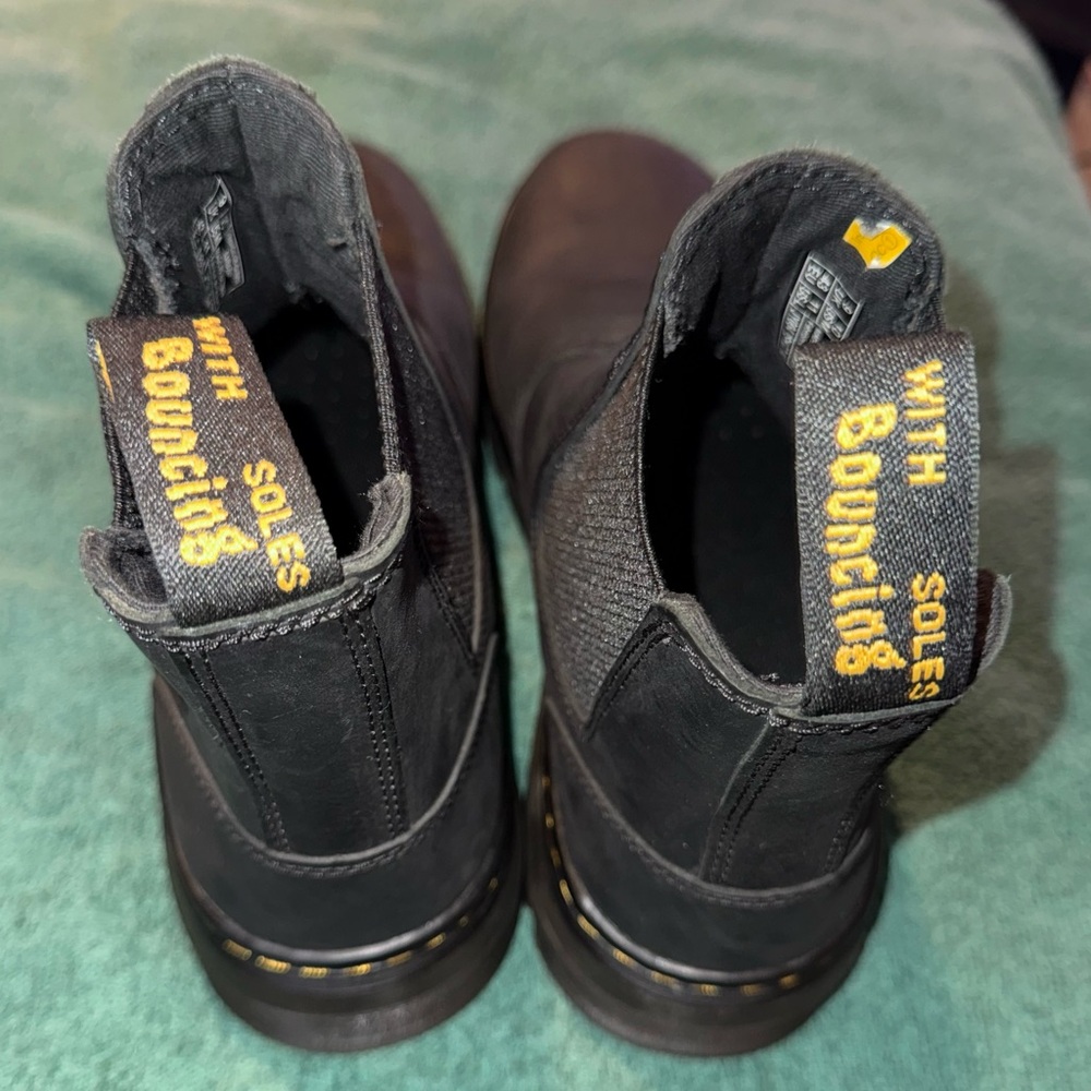 Dr. Martens 2976 Chelsea Tract Boot - Black Sz Men’s 10/ Women’s 11 - Picture 5 of 9